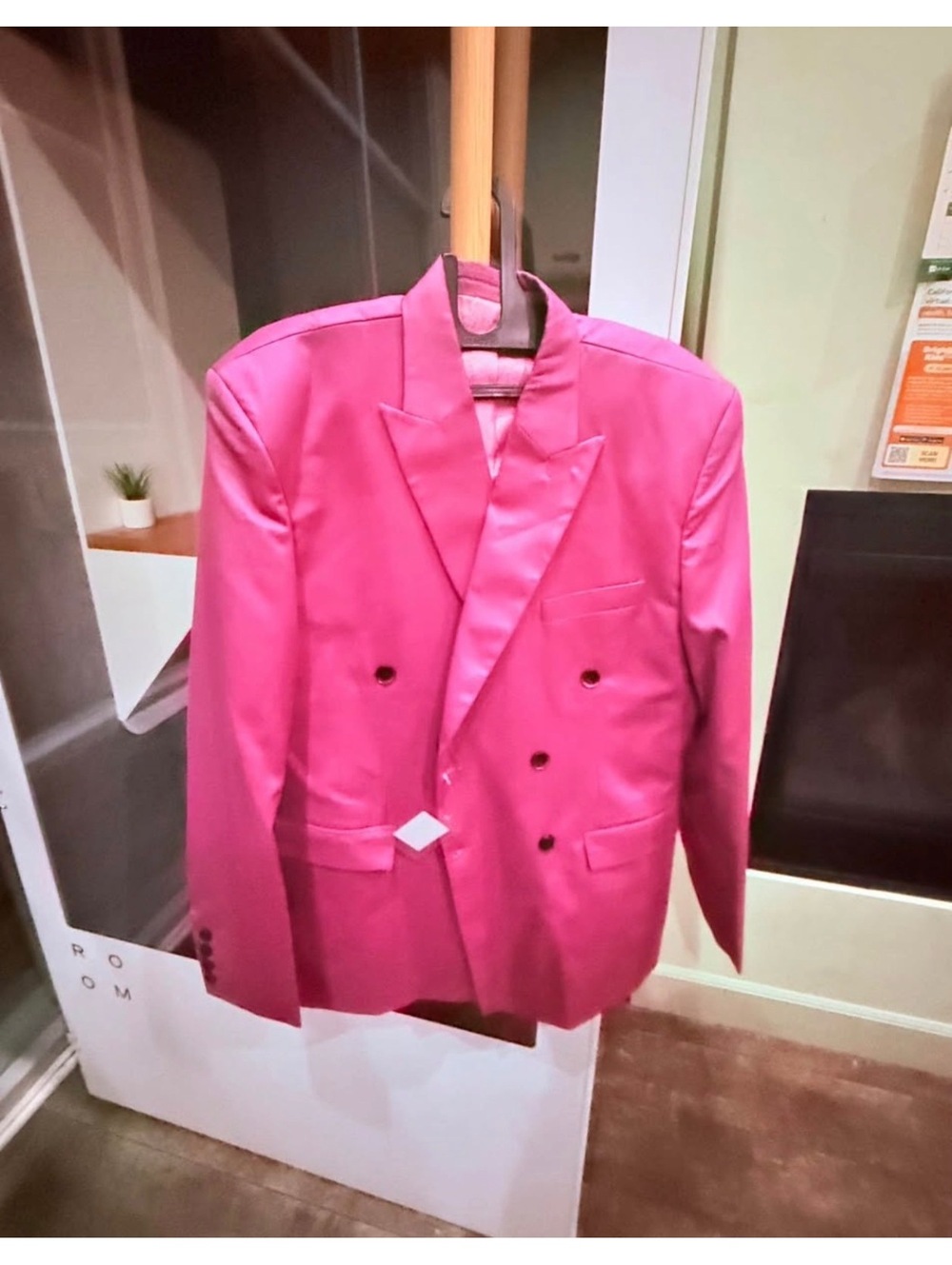 2 piece vibrant bright purple men’s suit jacket suit pants